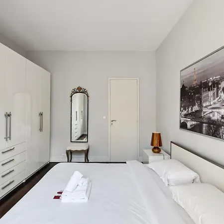 Arc De Triomphe Flat Paříž